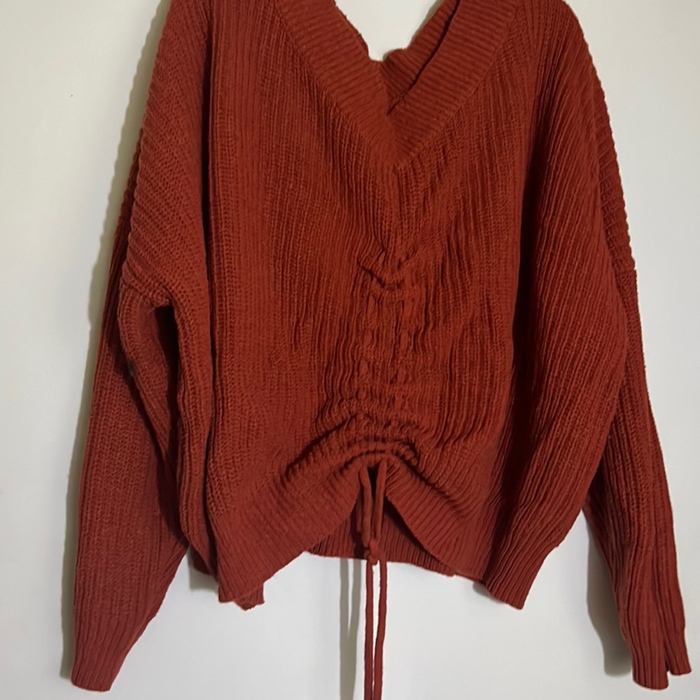 V WOMAN SWEATER